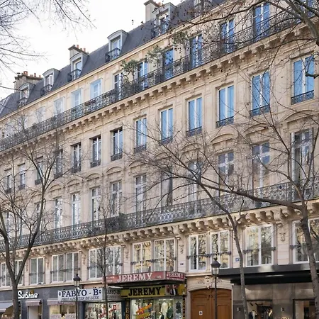 Modern Open-air Near Montmartre