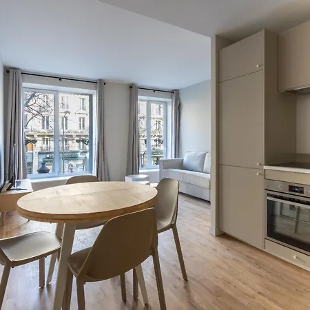 Modern Open-air Near Montmartre Apartment Paris